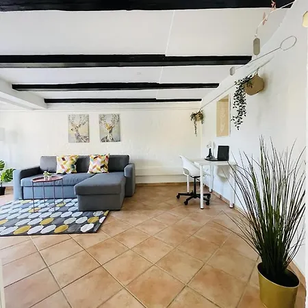 Aday - Charming With Terrace Апартаменты