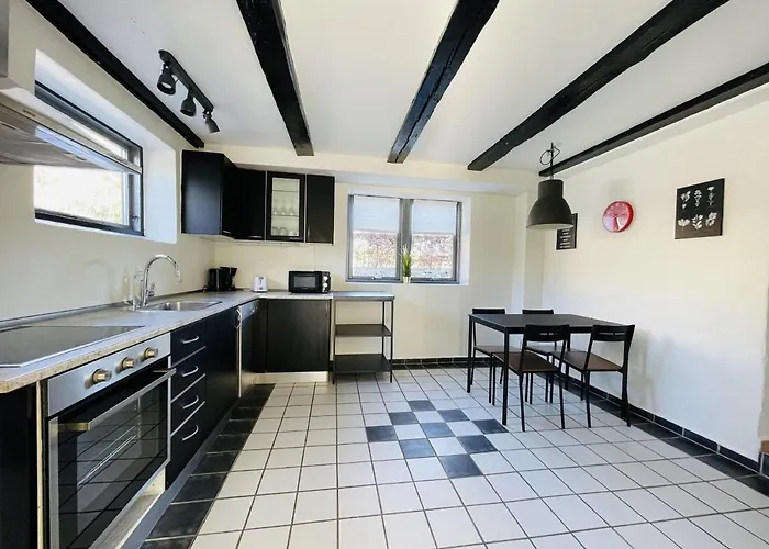 Aday - Charming With Terrace Lejlighed