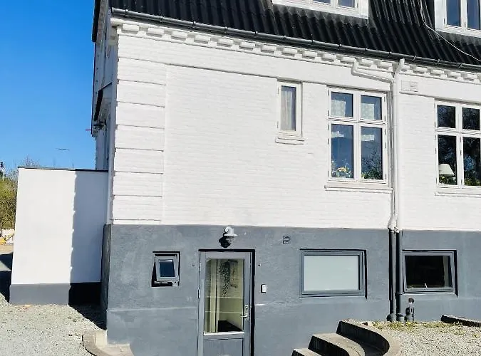 Aday - Charming With Terrace Aalborg